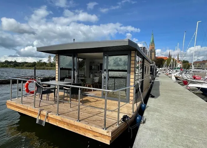 Hausboot Fjord Schleiliebe Mit Biosauna Und Dachterrasse In Schleswig